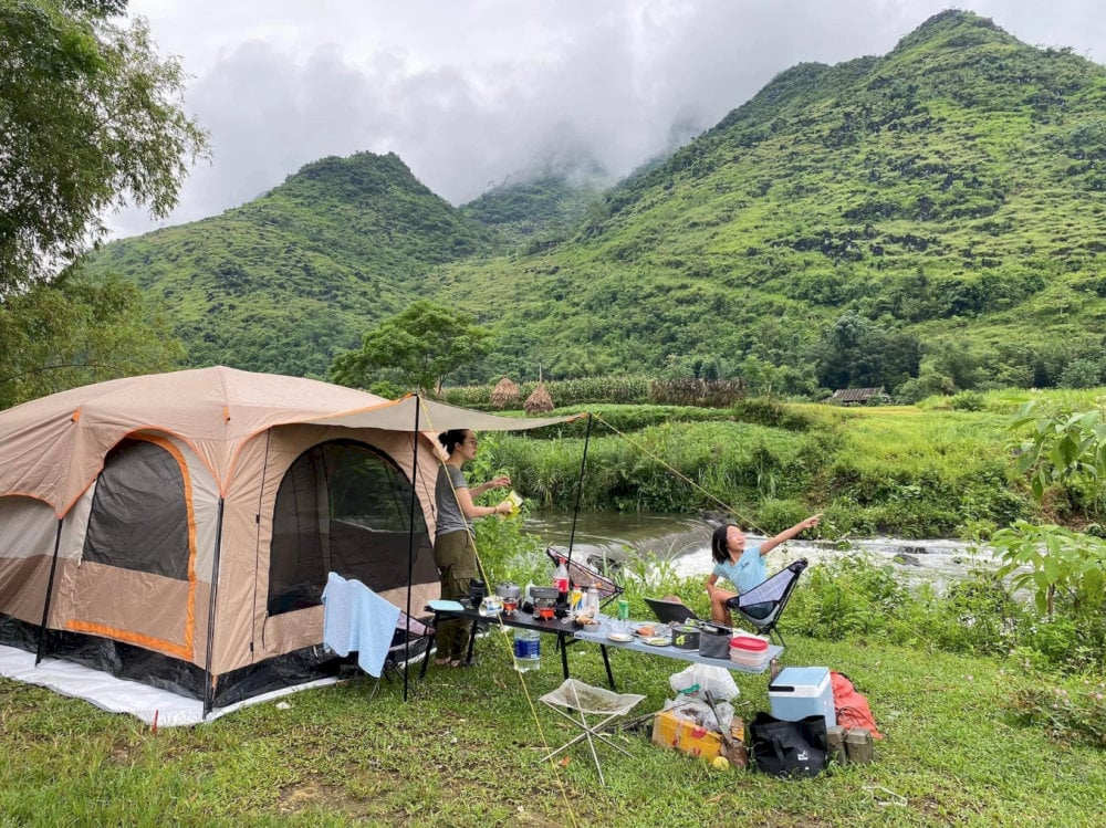 Du khách có thể dựng lều